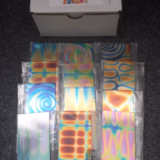 Dichroic COE96 fekete Tie Dye  üveg ATF 5*10 cm