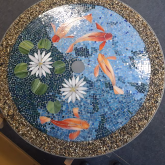 Mozaikozott asztallap  80 cm átm. halas tó
