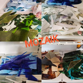 Színes üvegtörmelék