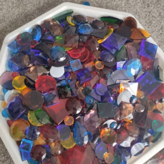 Fazettázott gyöngy vegyes méret és szín